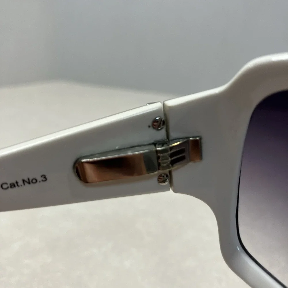 Fossil Women's White Tinted Sunglasses Cat 3 Glamour PS3353 005 60 16-120